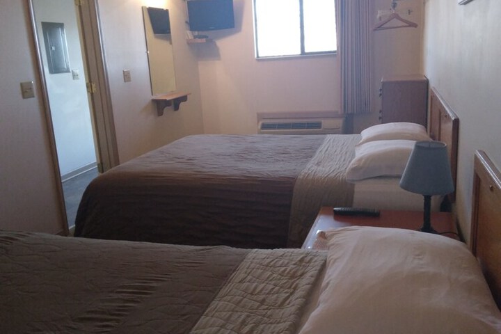 Room 17 of 48
