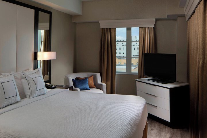 Room 14 of 20