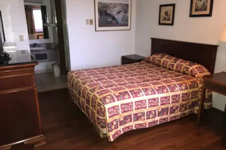 Kings Motor Inn