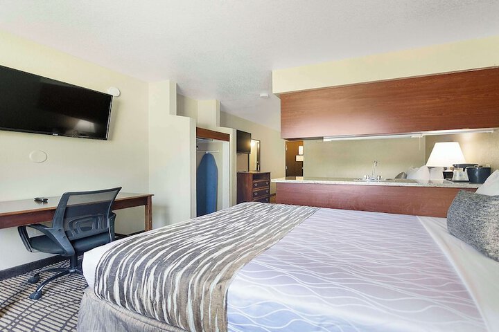 Room 15 of 42