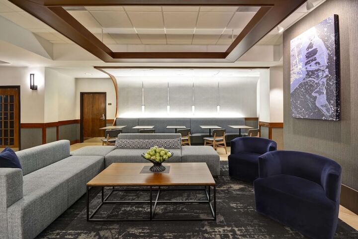 Hotel Interior 10 of 34
