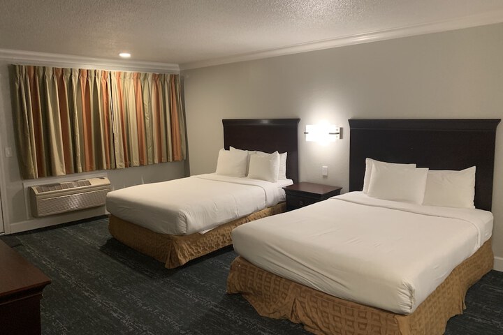 Room 28 of 40