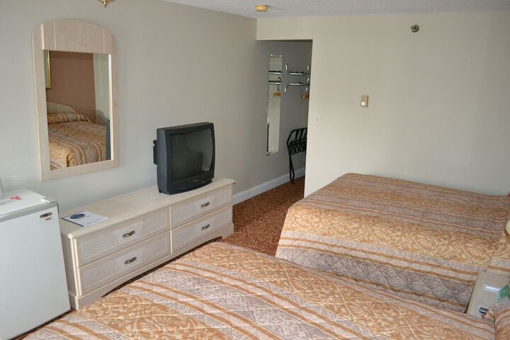 Room 9 of 18