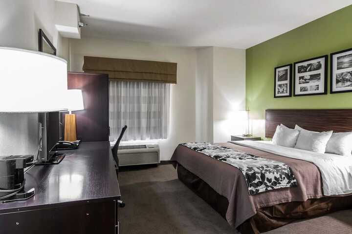 Room 17 of 31