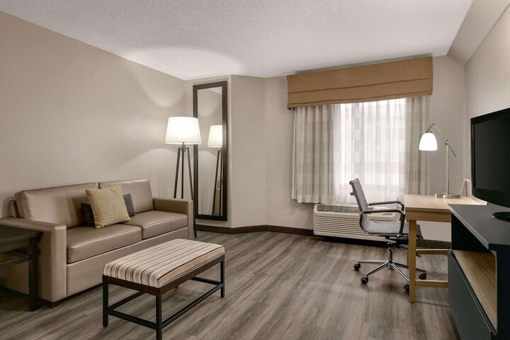 Room 21 of 28