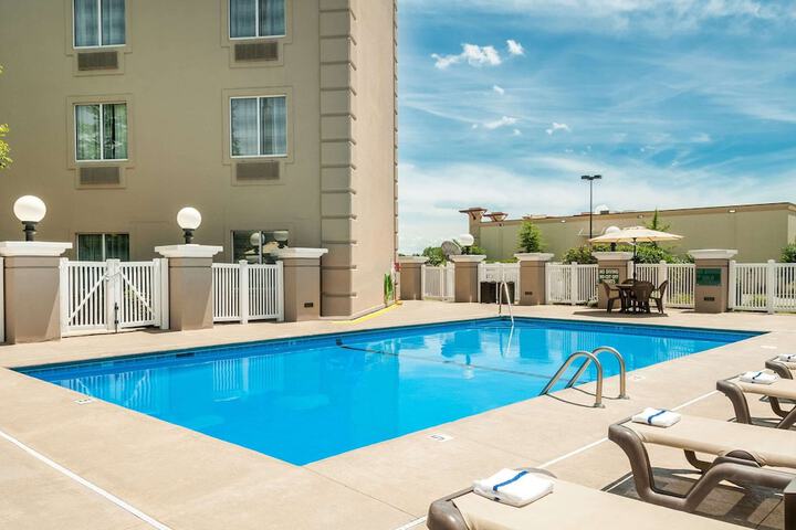 Country Inn & Suites by Radisson Cookeville, TN