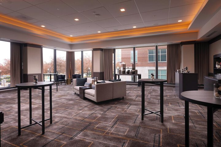 Hotel Distil Autograph Collection