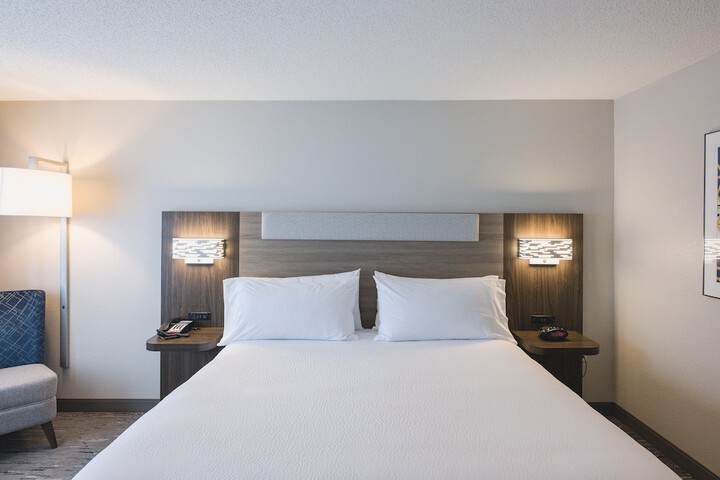 Room 103 of 145