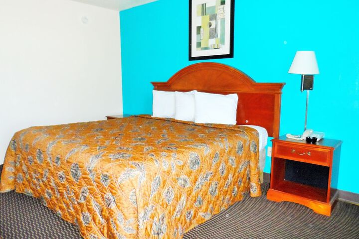 Room 16 of 19