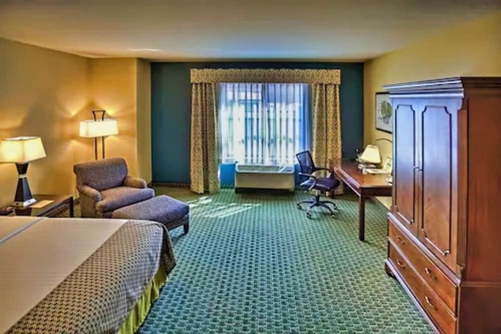 Room 15 of 33