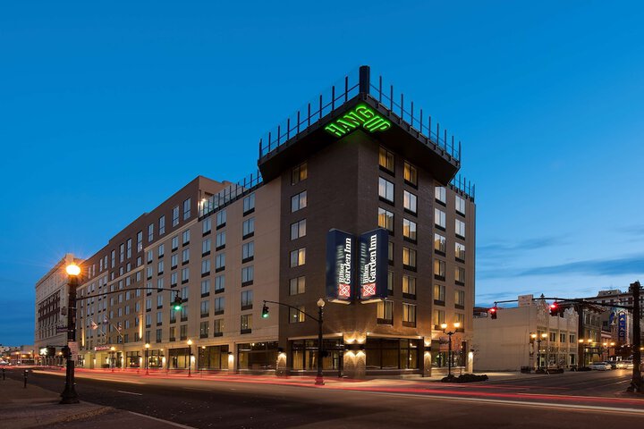 Hotel 5 of 80