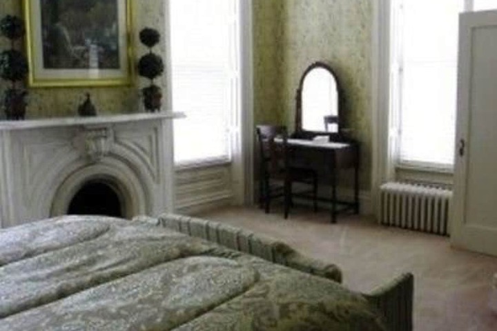 Room 25 of 70