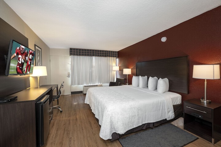 Room 33 of 39