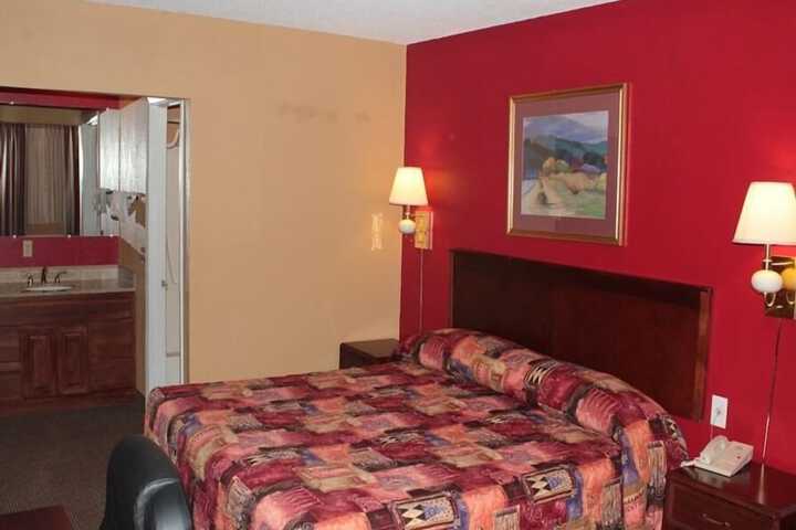 Room 9 of 31