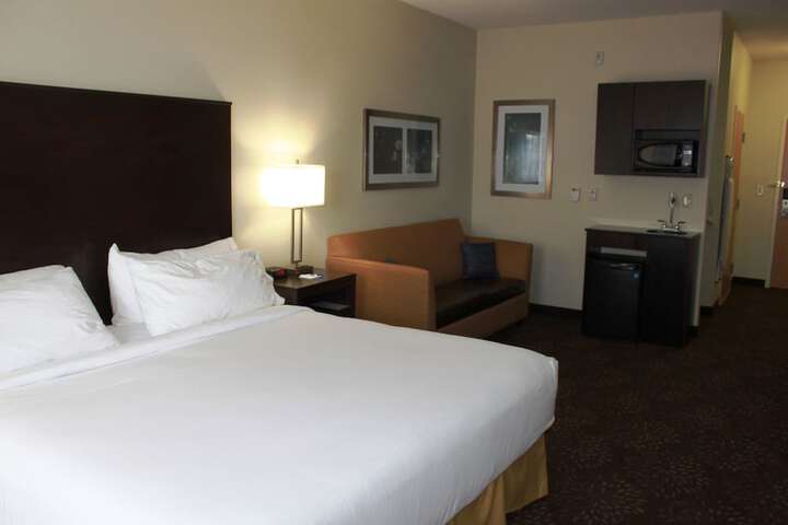 Room 18 of 36