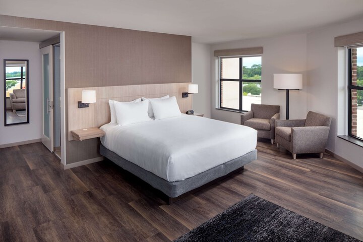 Room 21 of 37