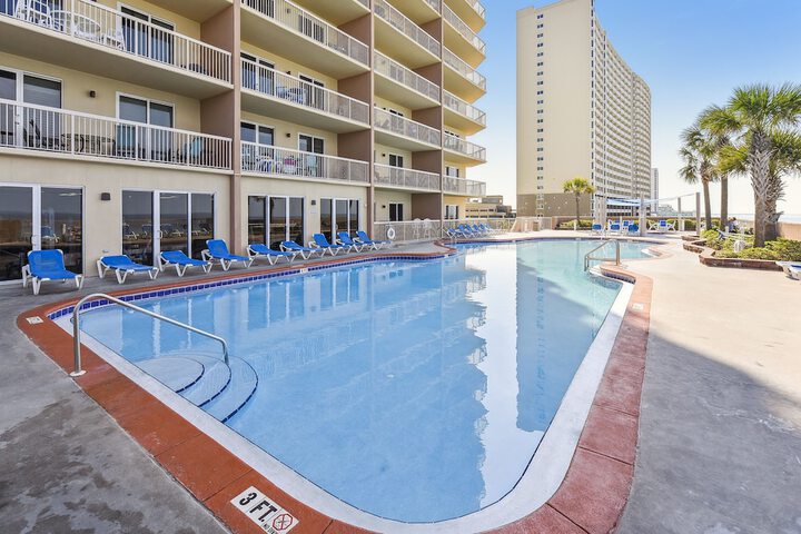 Pool 2 of 6