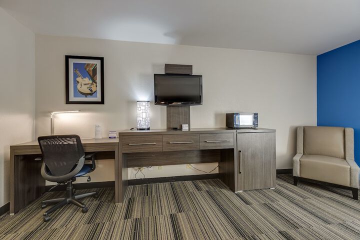 Room 32 of 59