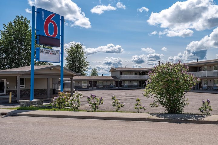 Hotel 4 of 52