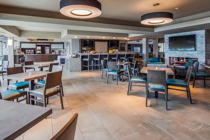 Executive Inn & Suites Embarcadero Cove