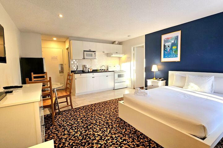 Cloud 9 Inn