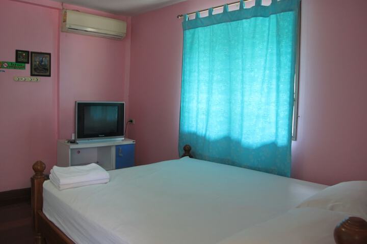Room 12 of 17