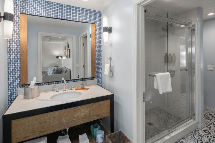Paradise Point Resort & Spa