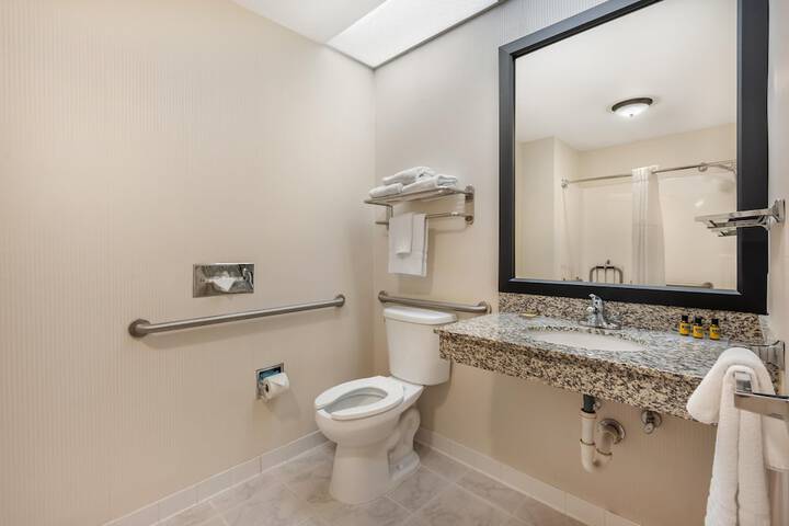 Quality Inn & Suites