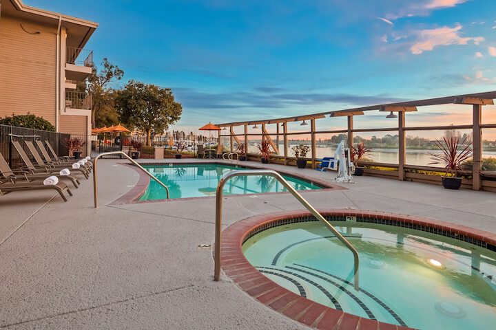 Best Western Plus Bayside Hotel