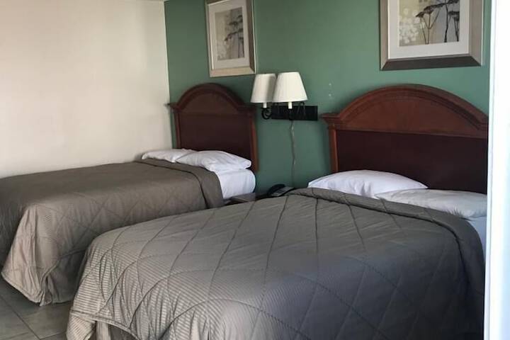 Room 6 of 18