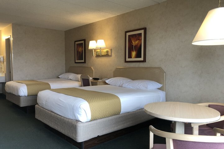 Impala Island Inn