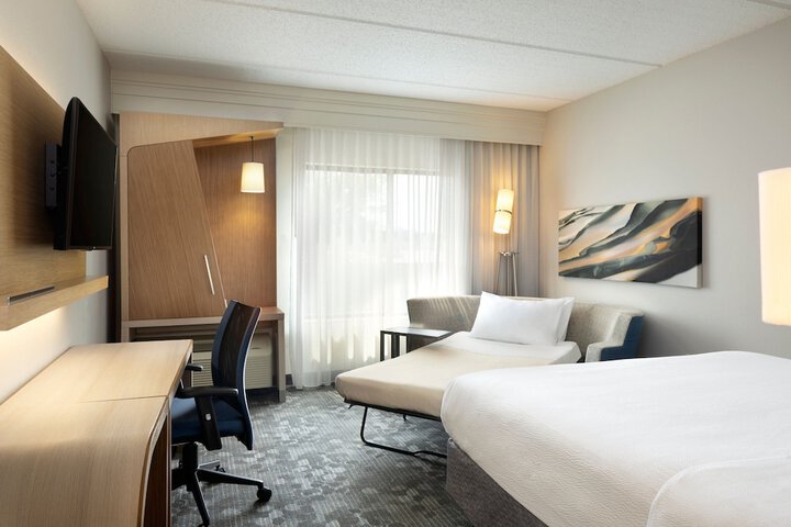 Room 16 of 25