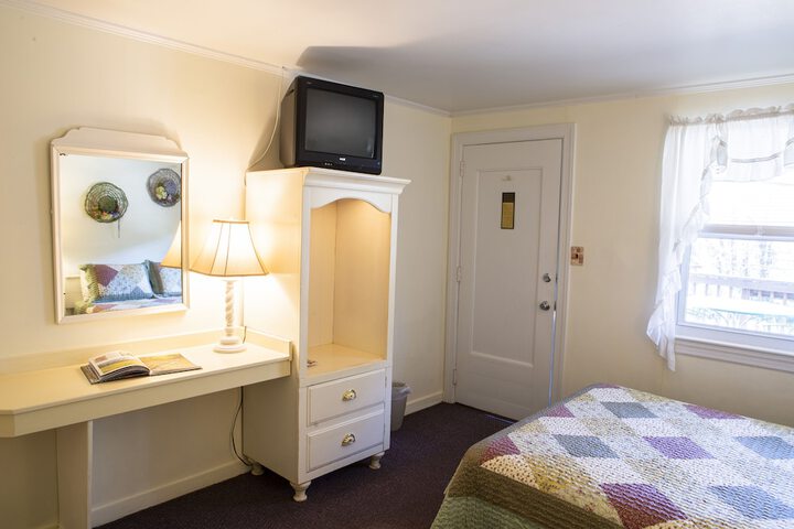 The Chimney Rock Inn & Cottages