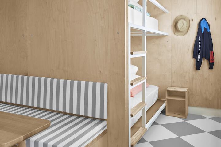 Room 38 of 62