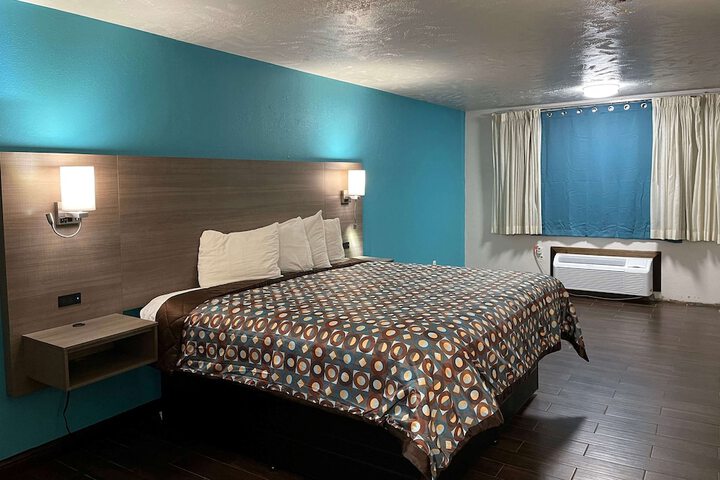 Room 5 of 26