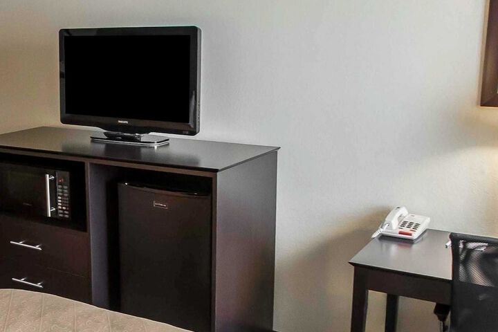 Room 16 of 28