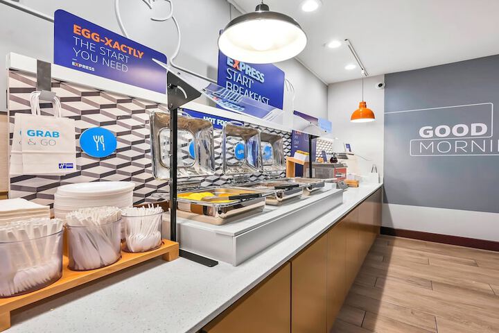 Holiday Inn Express Palestine by IHG