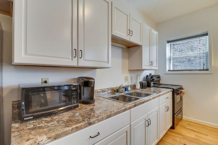 Downtown Marlinton Vacation Rental Apartment!