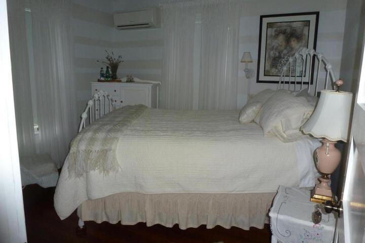 Back INN Time B & B