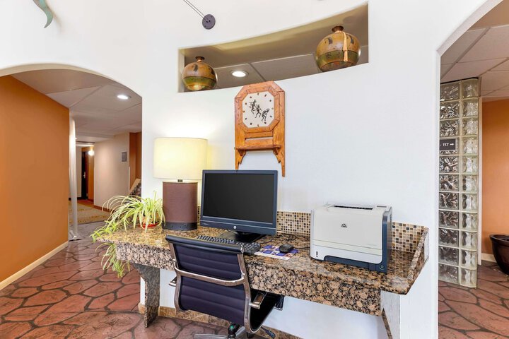 Business Center 34 of 34