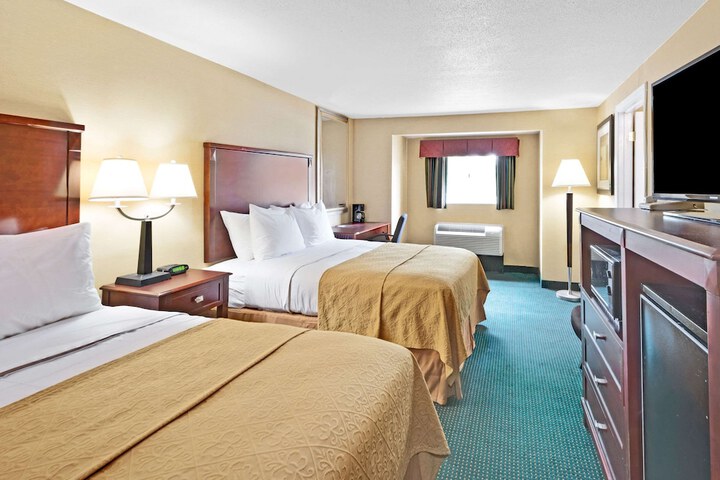 Room 6 of 15