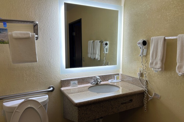 Days Inn by Wyndham Holbrook
