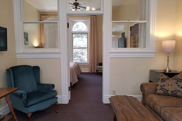 Room 104 of 126