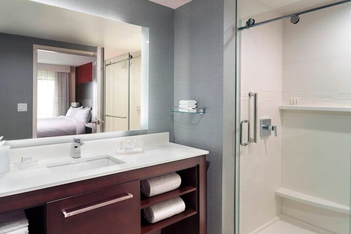 Room 21 of 33