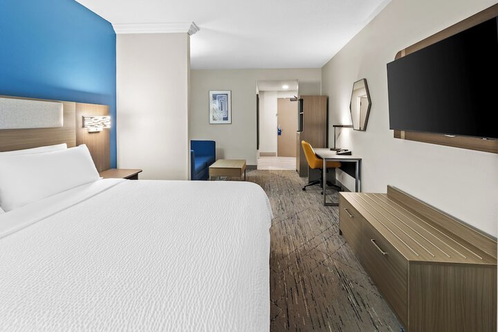 Holiday Inn Express & Suites Hebron - Cincinnati Airport by IHG
