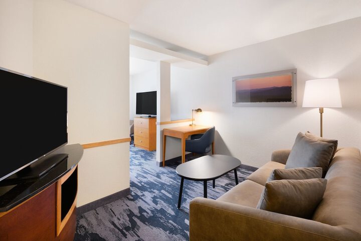 Room 20 of 33