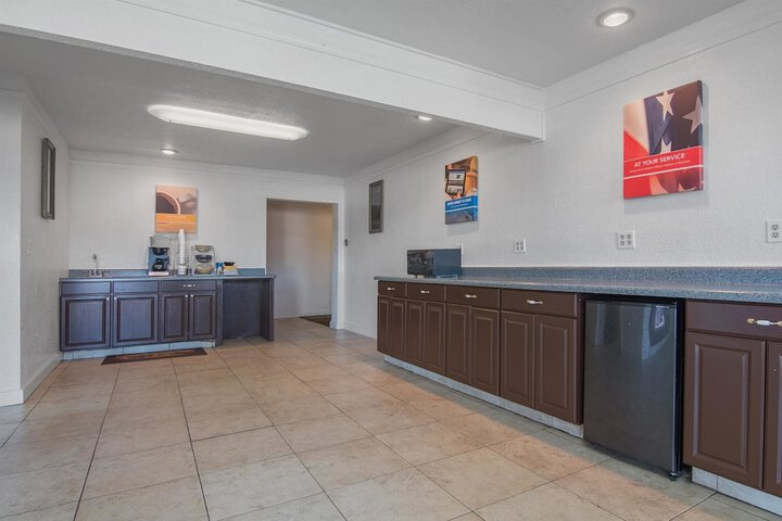 Motel 6 Hope AR