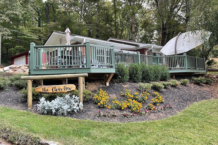 Mountain Aire Cottages Inn & Glamping