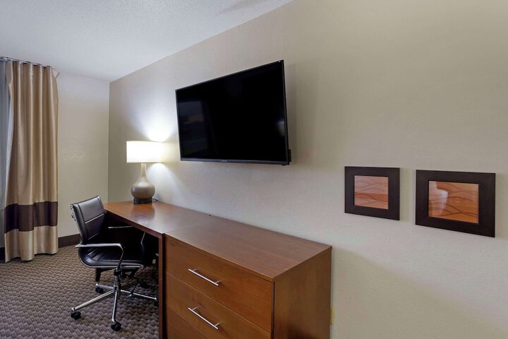 Room 21 of 35