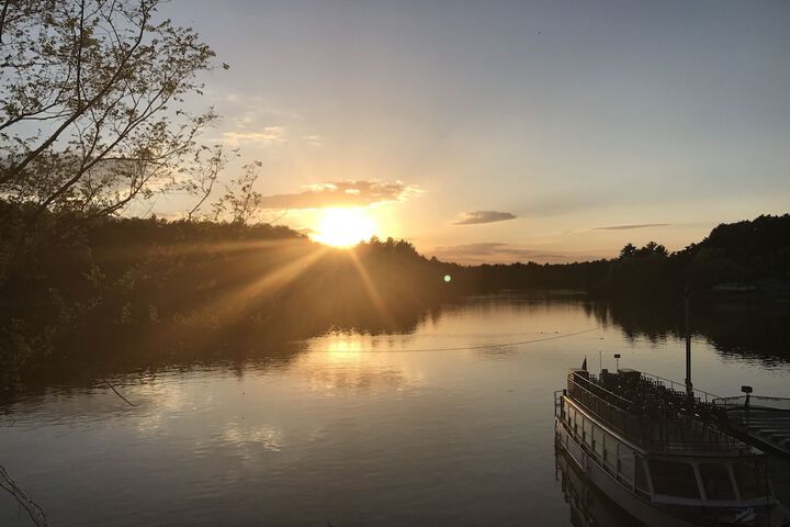 Natura Vue Resort & Boathouse